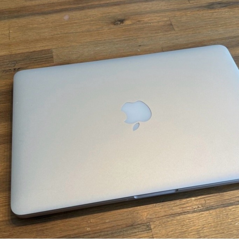 Apple MacBook in Sleek Silver Finish
